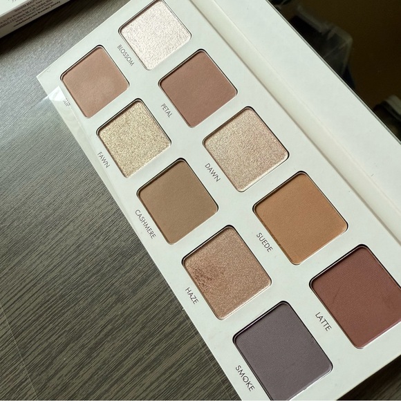 Wander Beauty In Neutral Eyeshadow Palette - Picture 3 of 7